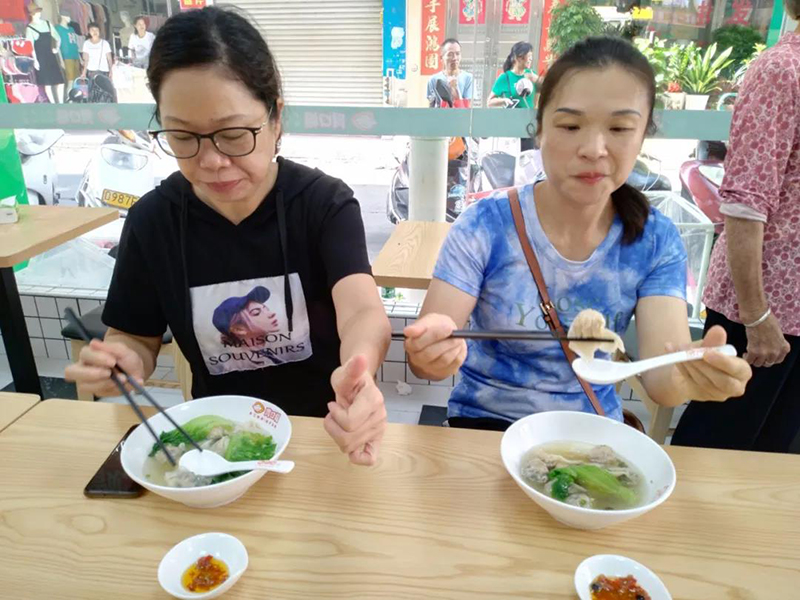 胃口福餃子云吞東方市場店開業(yè)，數(shù)百市民排隊嘗鮮